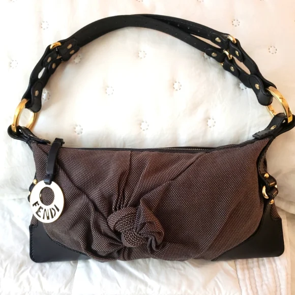 Fendi knotted canvas Baguette 12x6 - Picture 2 of 15